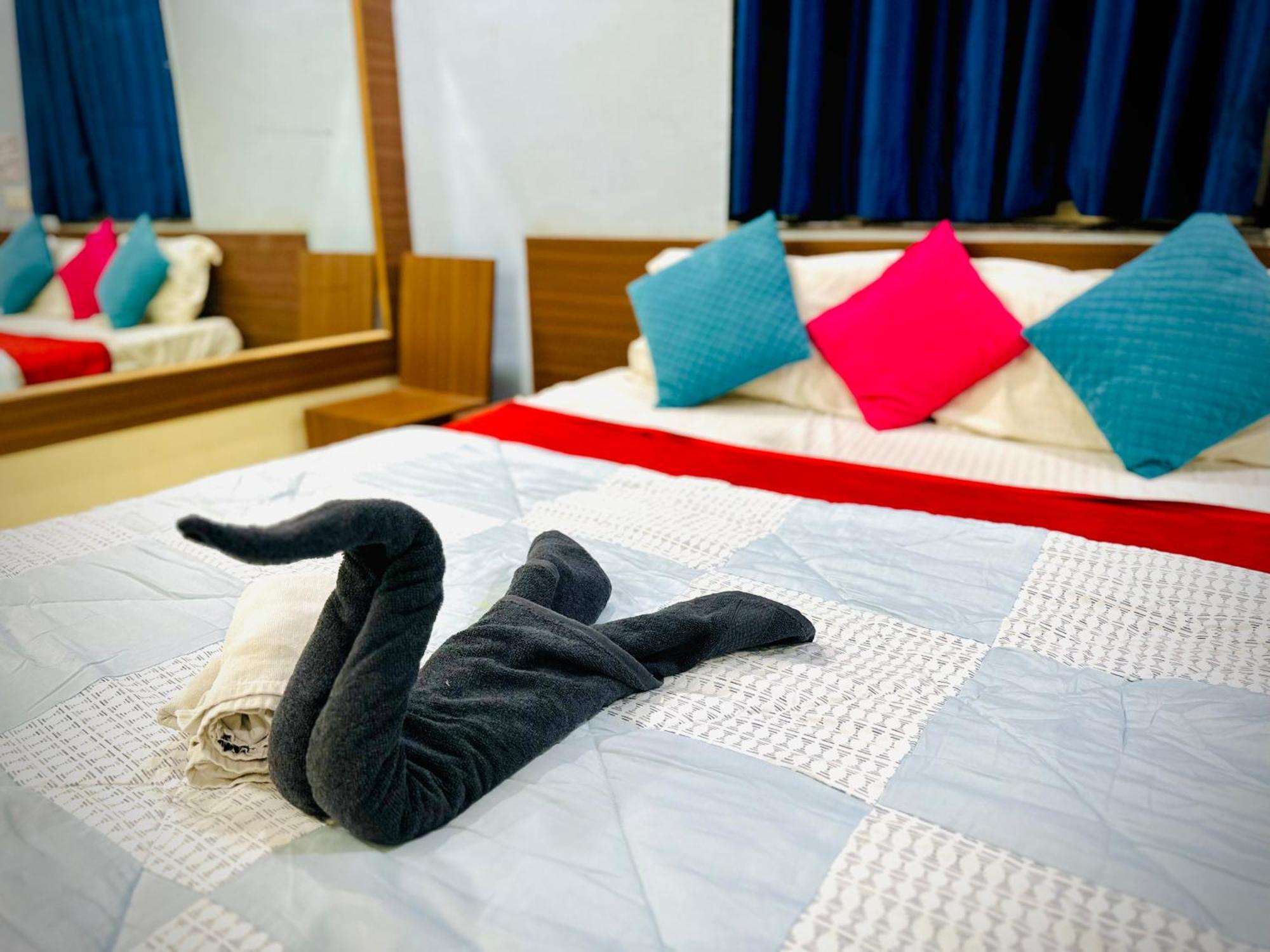 Hotel Sawai Executive Jadhavwadi Екстер'єр фото