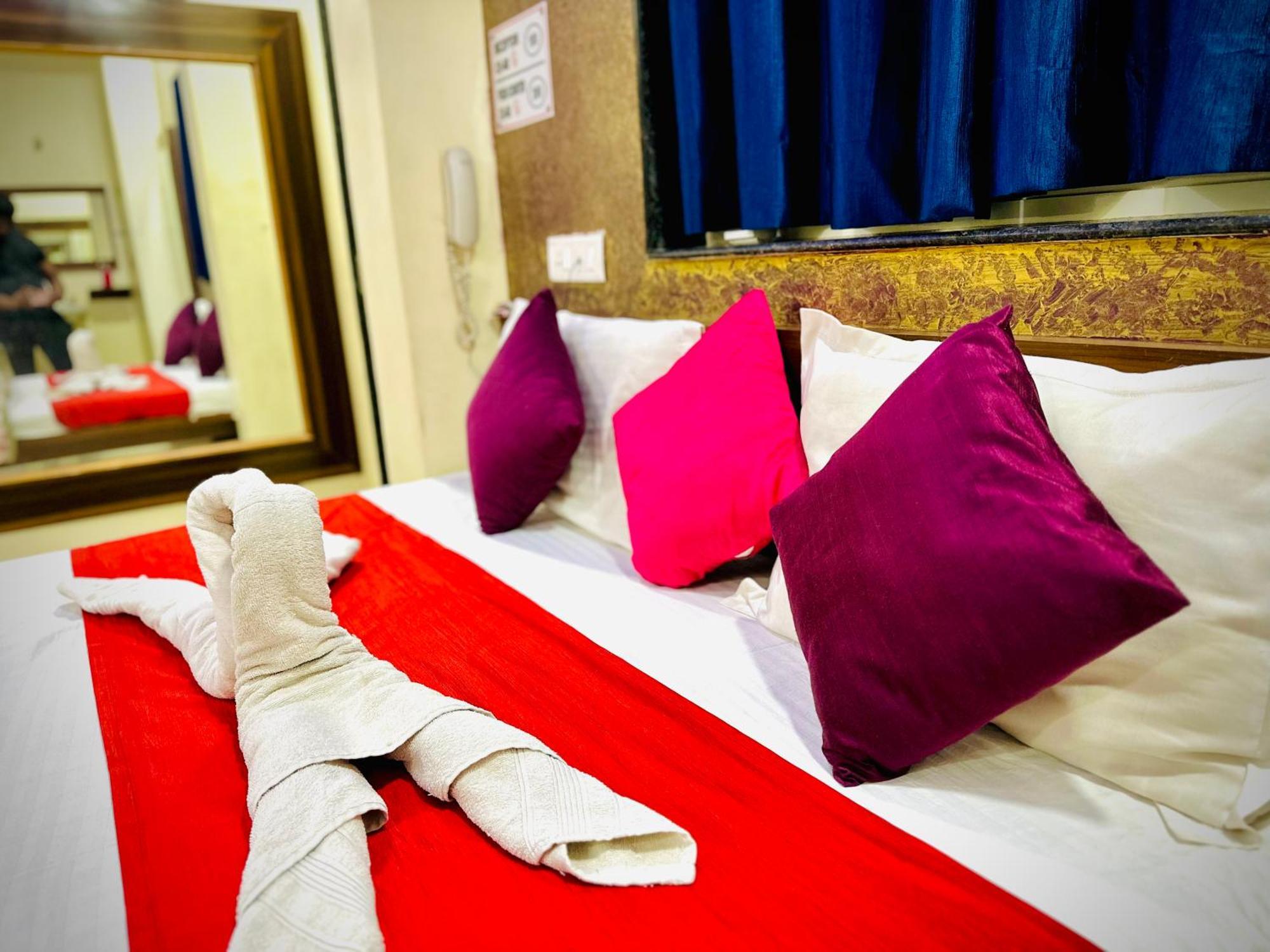 Hotel Sawai Executive Jadhavwadi Екстер'єр фото