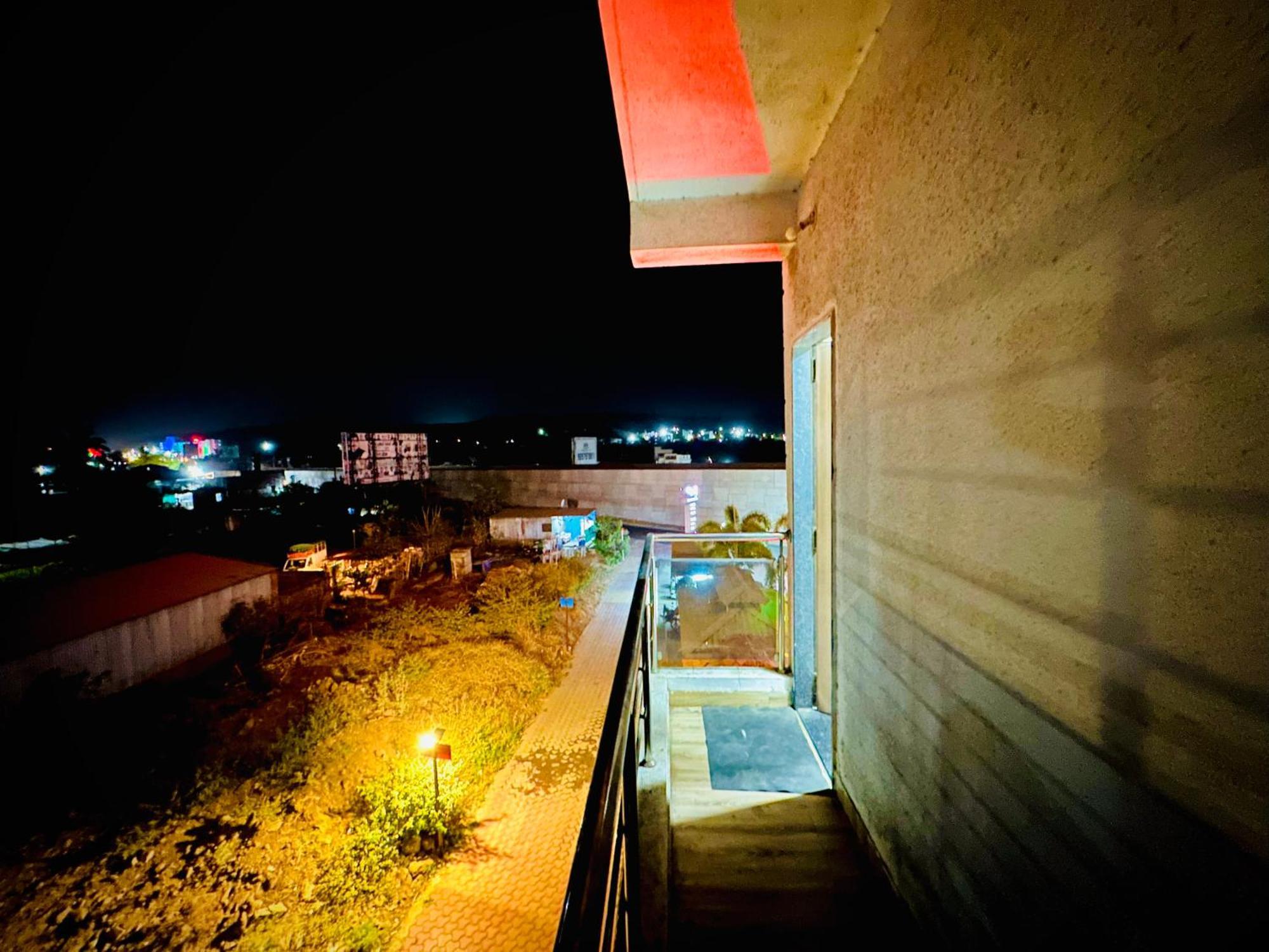 Hotel Sawai Executive Jadhavwadi Екстер'єр фото