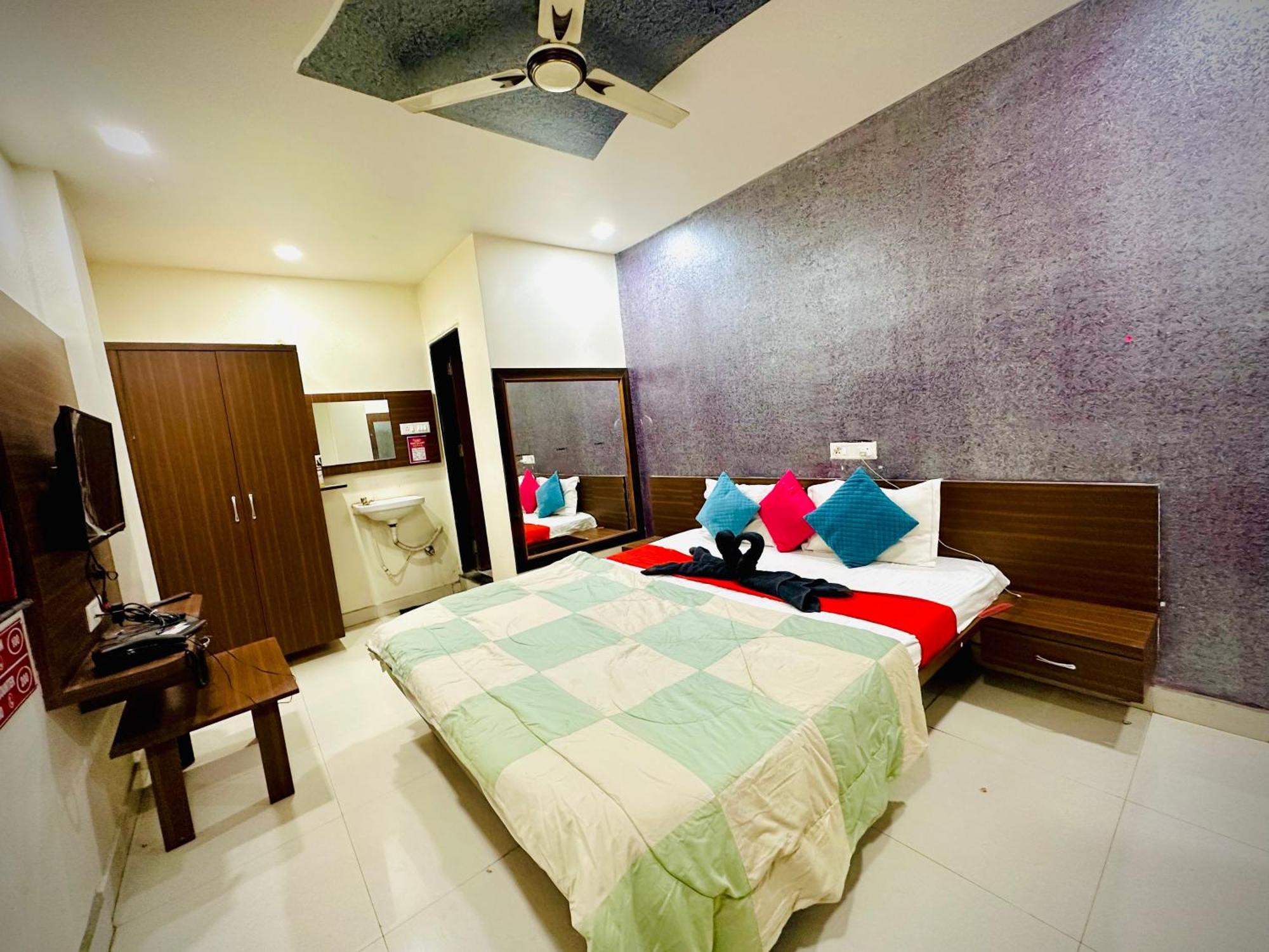 Hotel Sawai Executive Jadhavwadi Екстер'єр фото