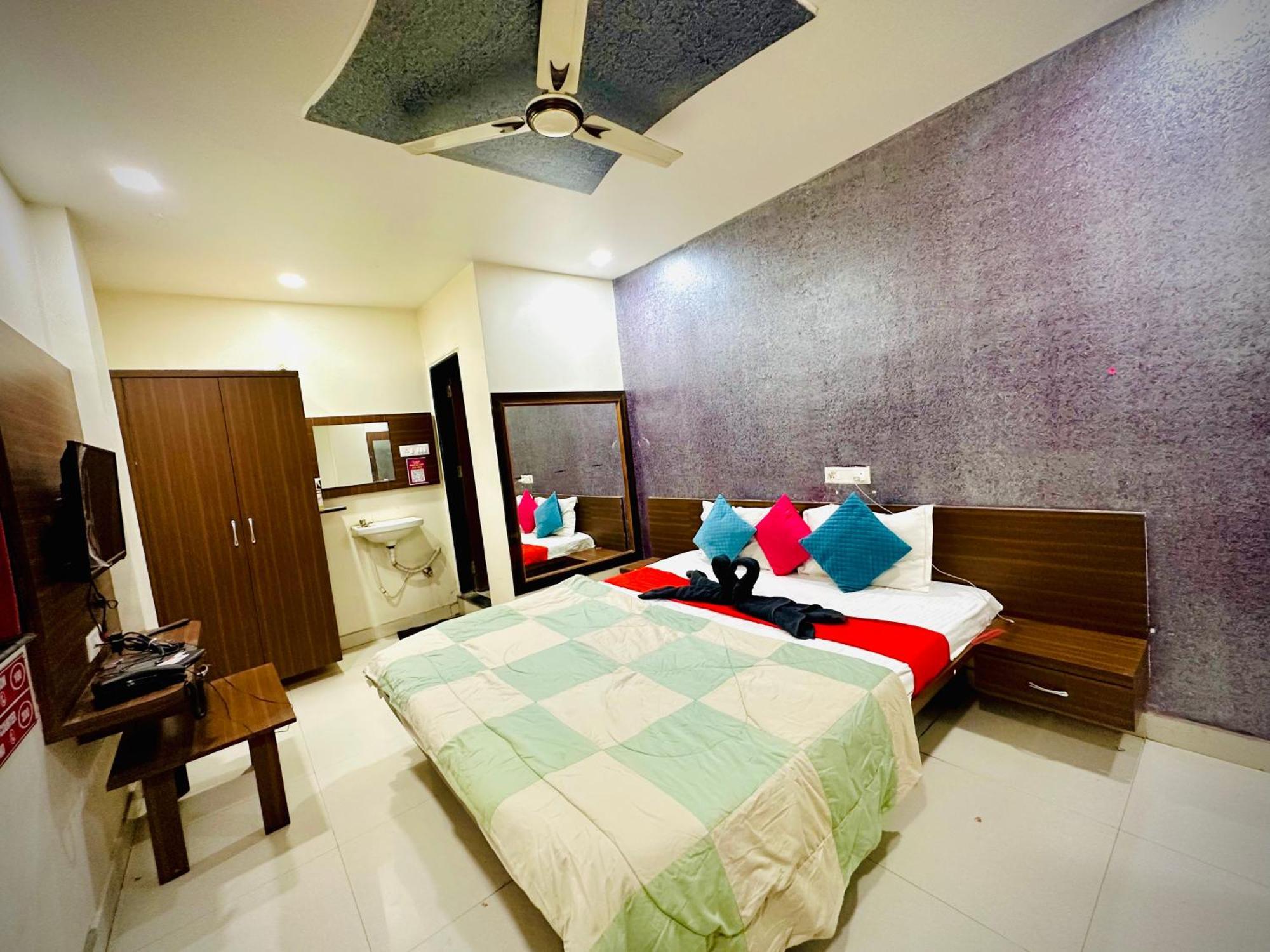 Hotel Sawai Executive Jadhavwadi Екстер'єр фото